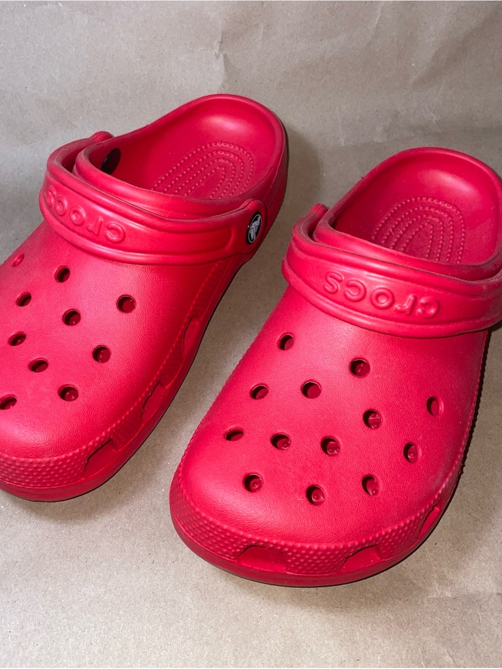 CROCS Kids Classic Clog in Bright Red